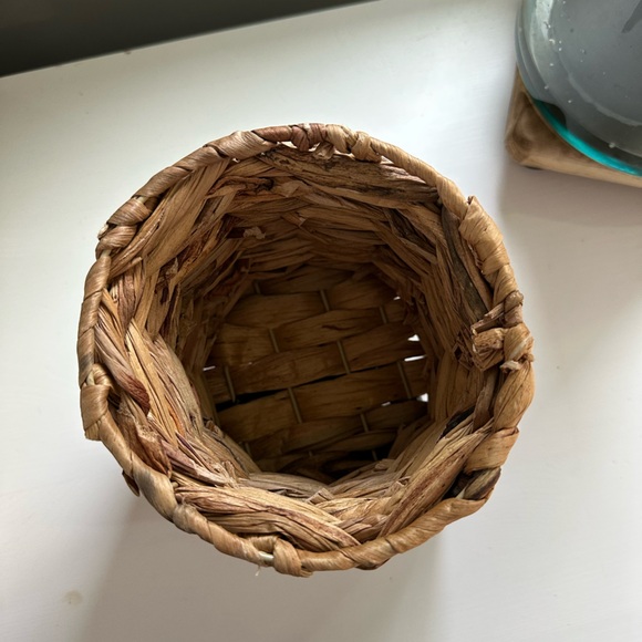 Small Rattan Basket Stand • Trinket Basket • Mini Plant Stand - Picture 2 of 7